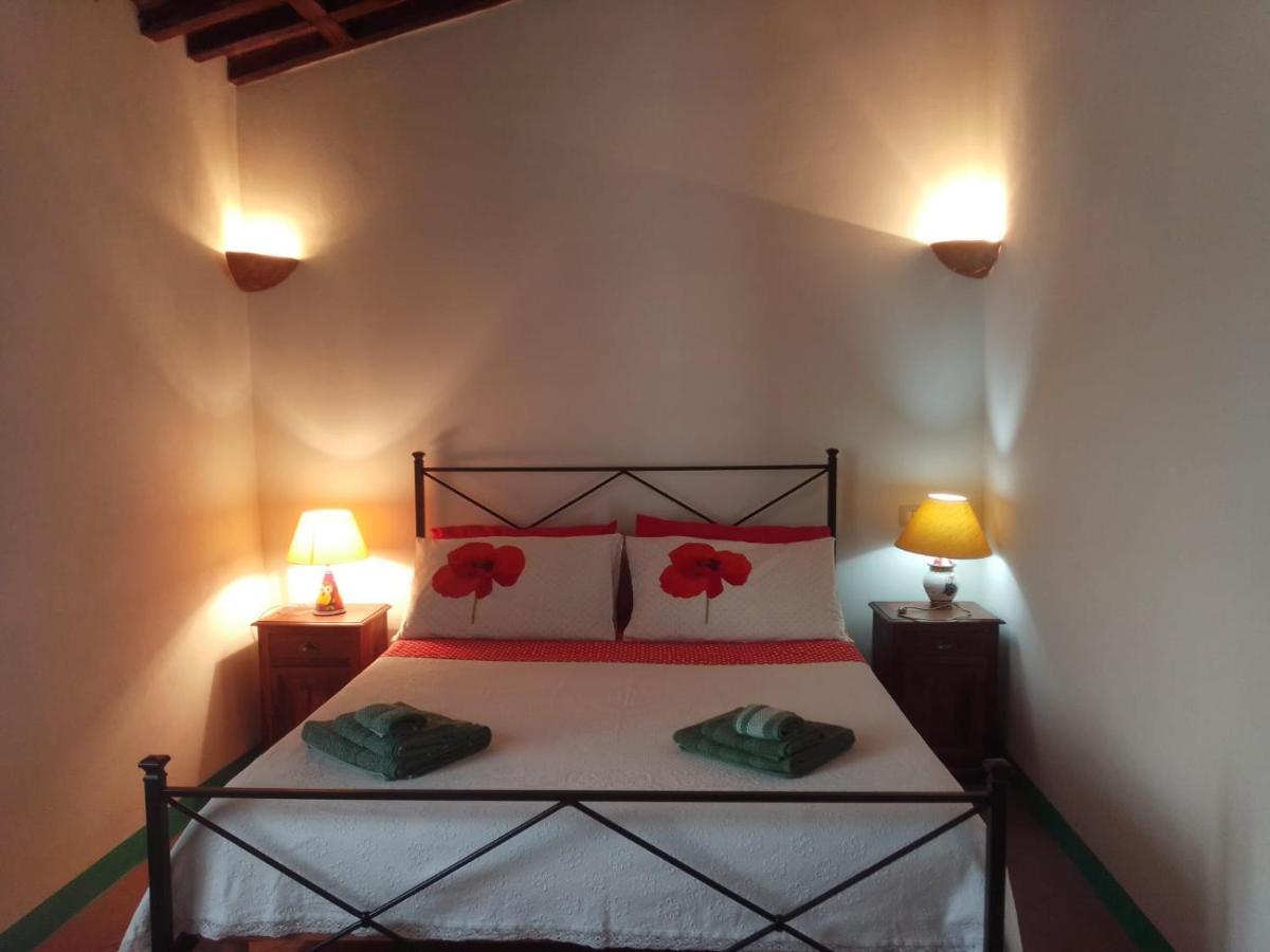 Casa Vacanze "Nonna Vela" Petroio Eksteriør billede